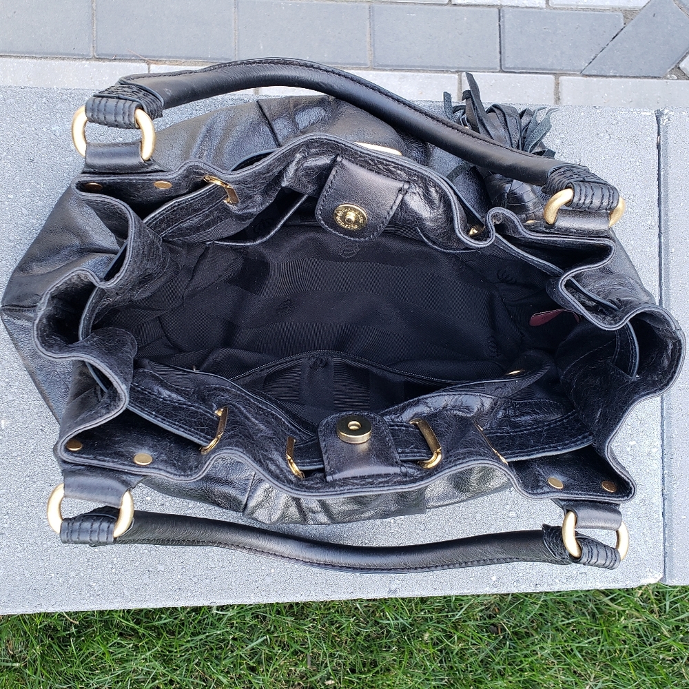 Juicy Couture Black Leather Handbag Gold Hardware Magnetic Closure - Picture 5 of 5